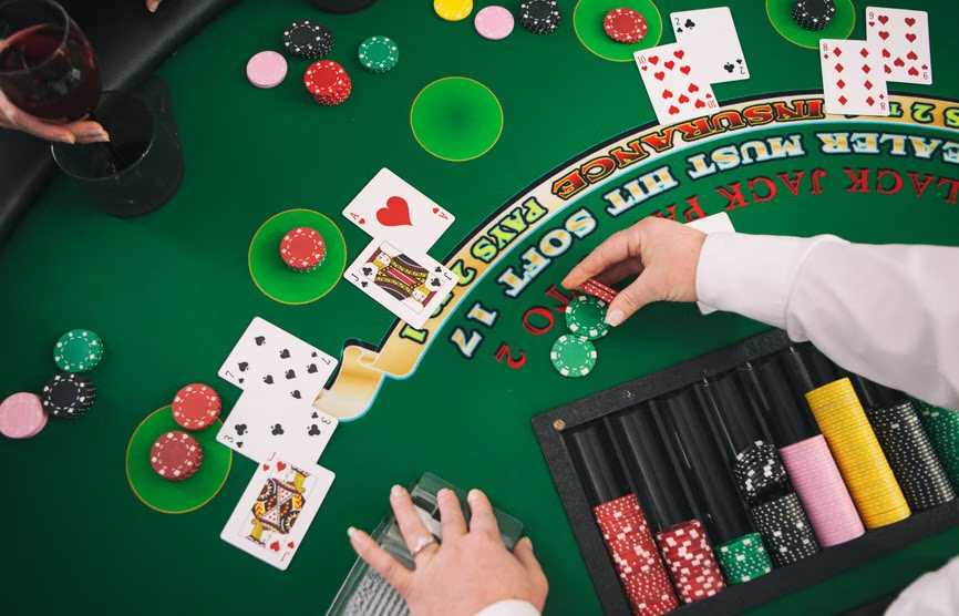 do casinos track your winnings